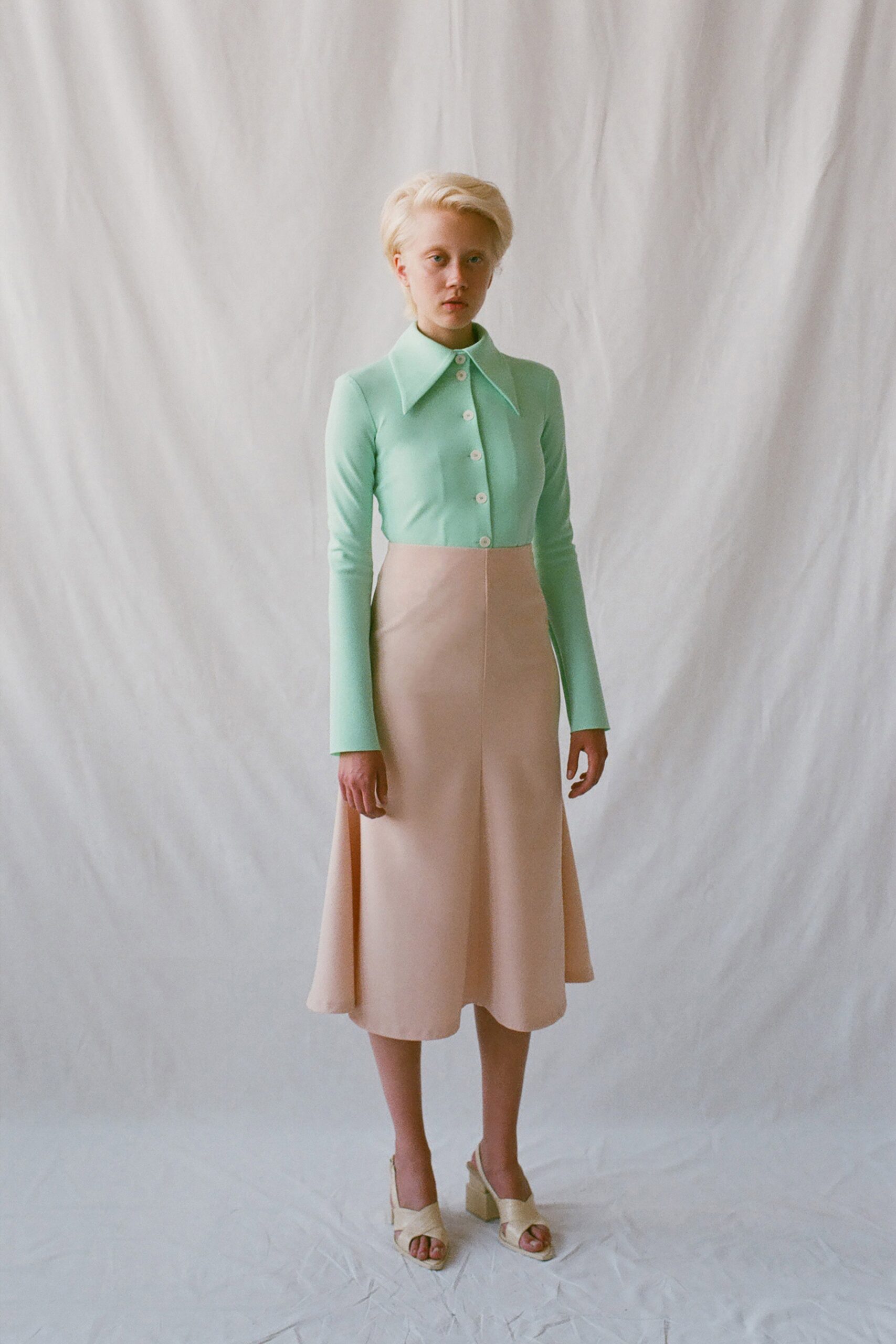A.W.A.K.E. MODE Resort 19 Look 601