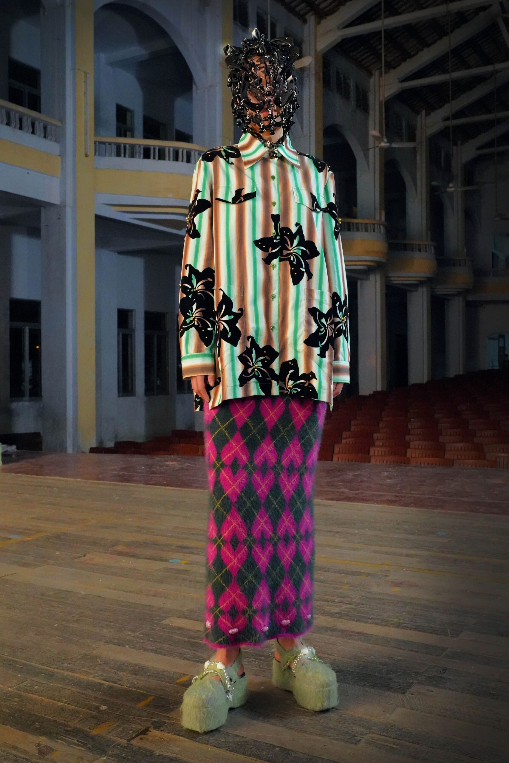 Yueqi Qi Shanghai F/W 22 Look 46