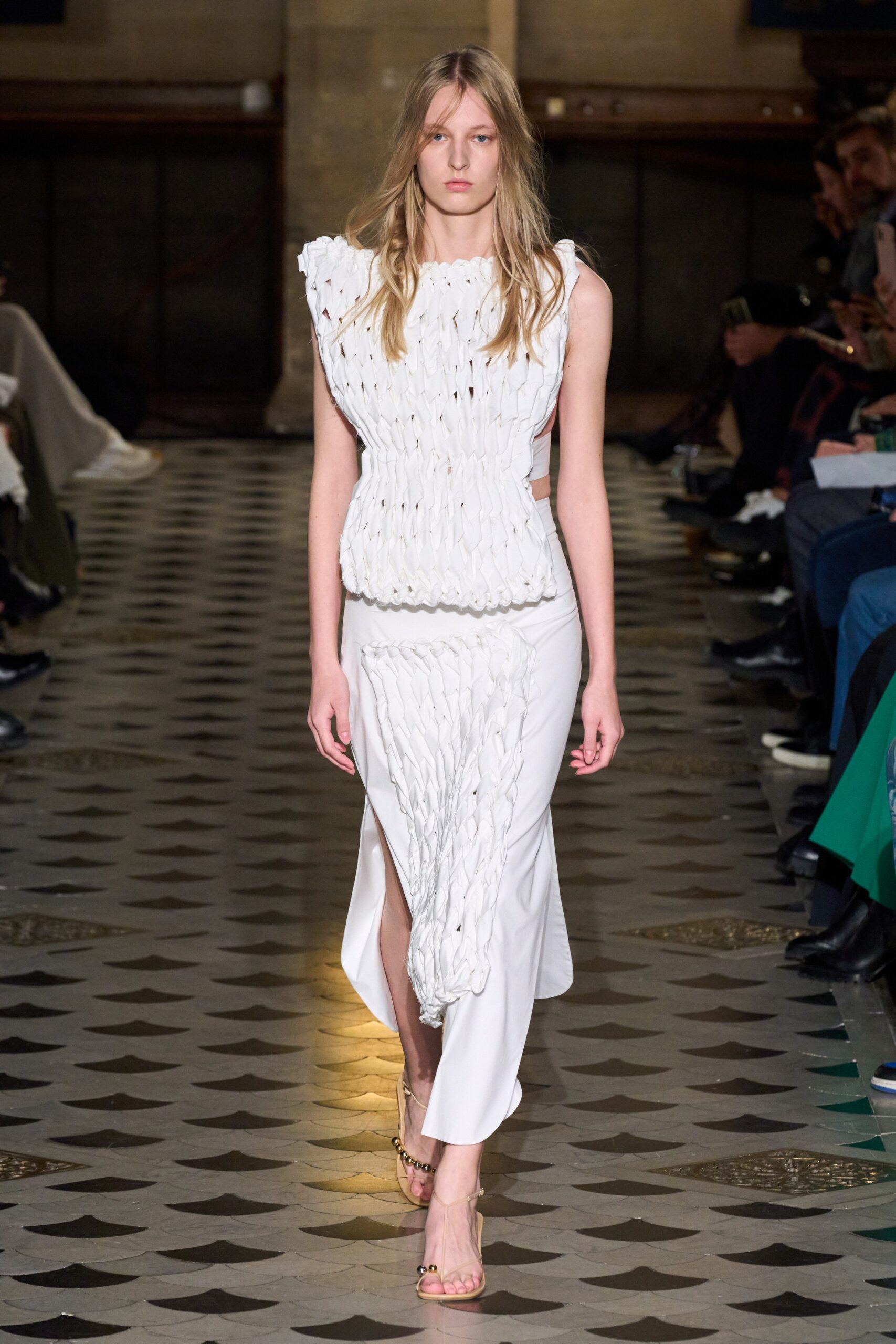 A.W.A.K.E. MODE S/S 23 Look 871