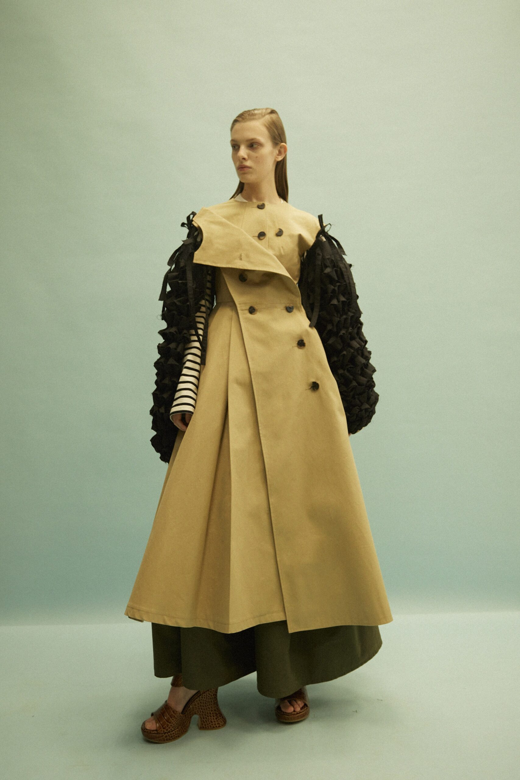 A.W.A.K.E. MODE S/S 22 Look 918