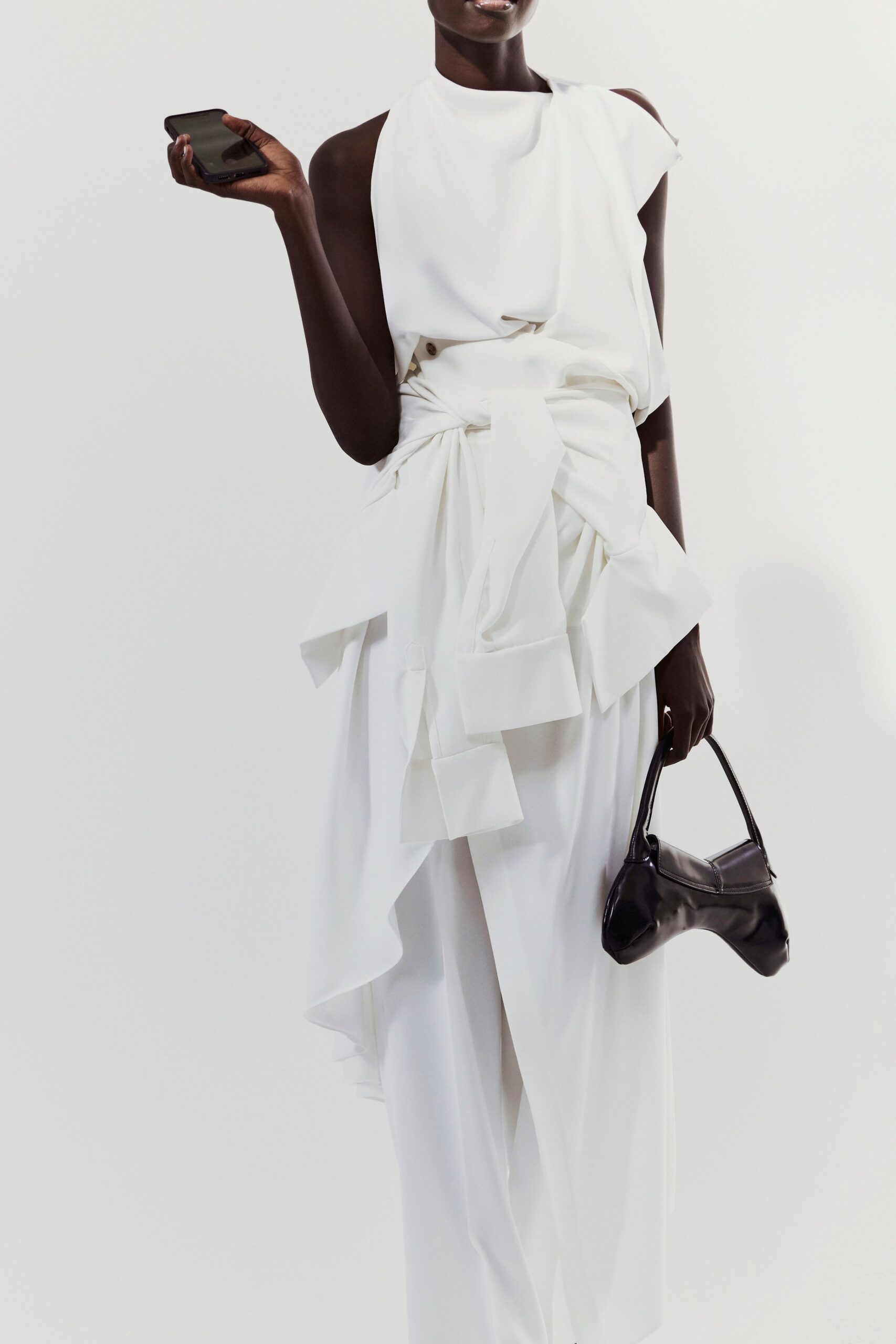 A.W.A.K.E. MODE S/S 24 Look 943
