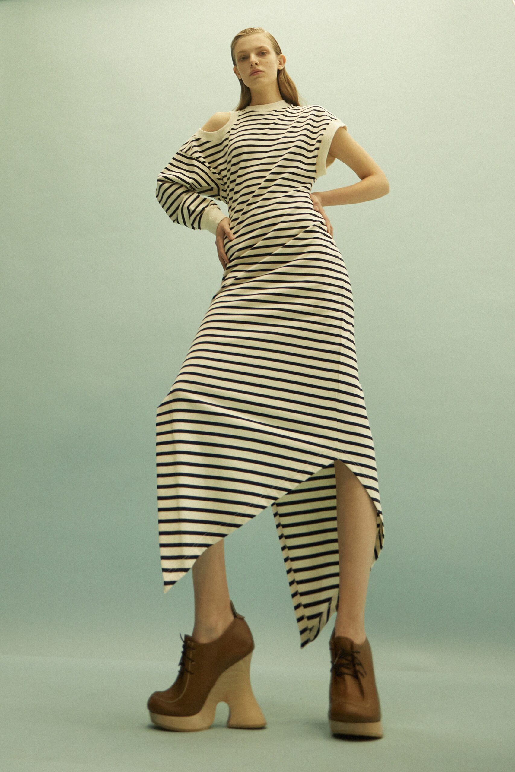 A.W.A.K.E. MODE S/S 22 Look 997