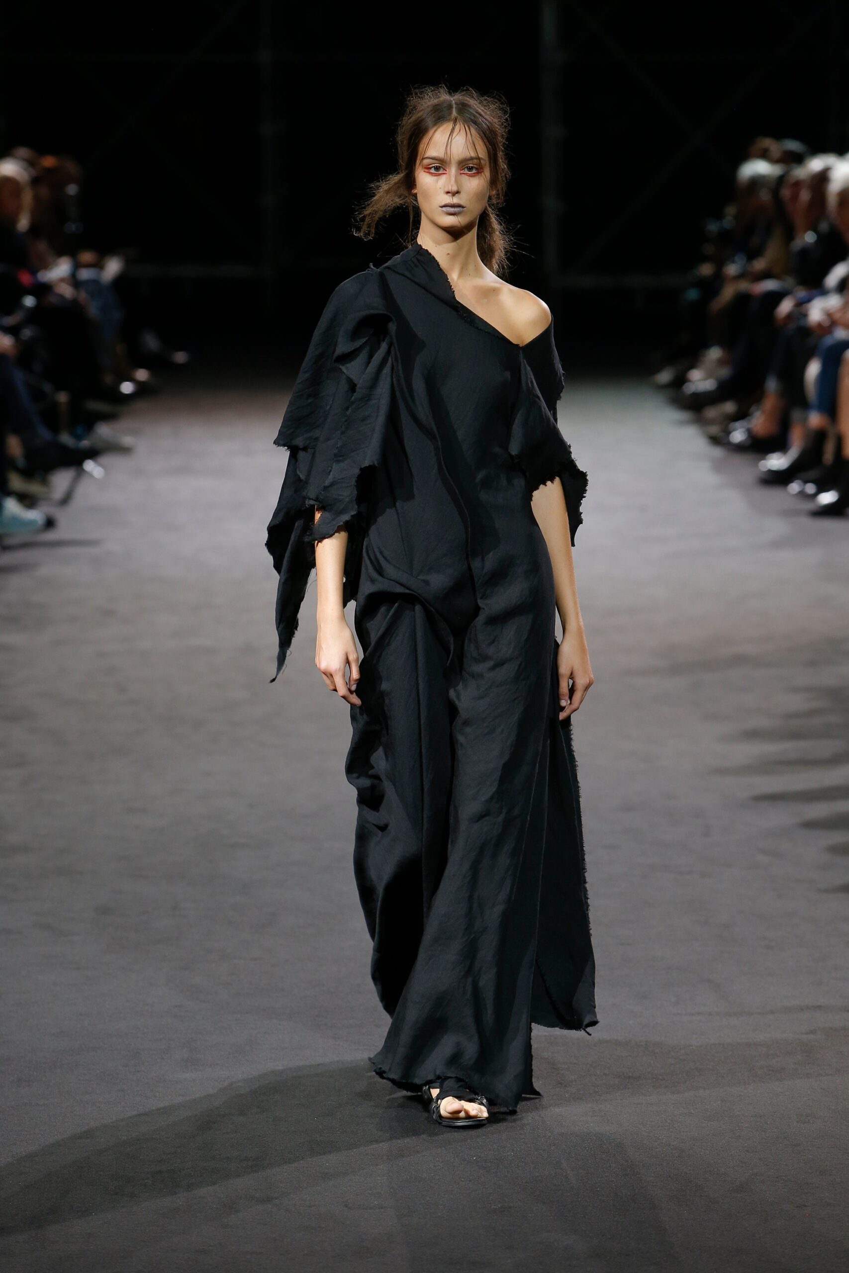 Yohji Yamamoto S/S 19 Look 8