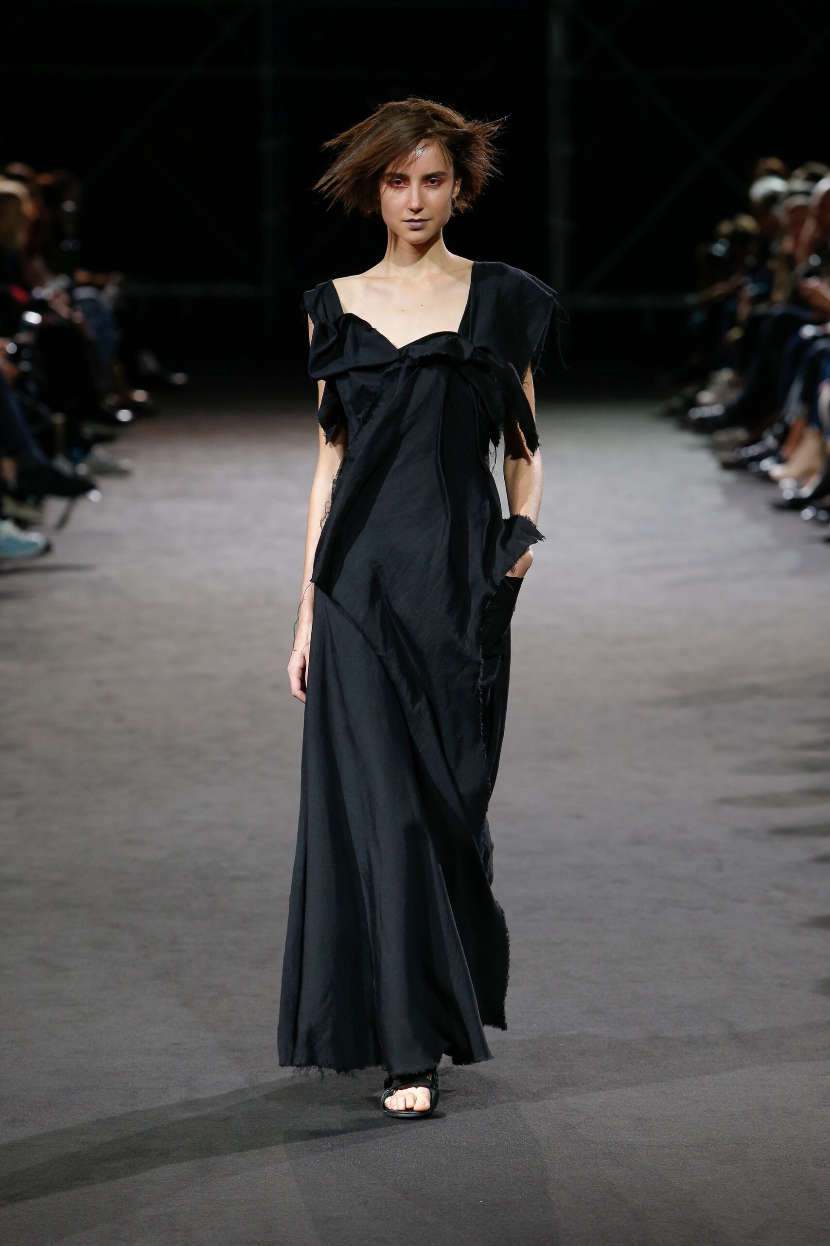 Yohji Yamamoto S/S 19 Look 9