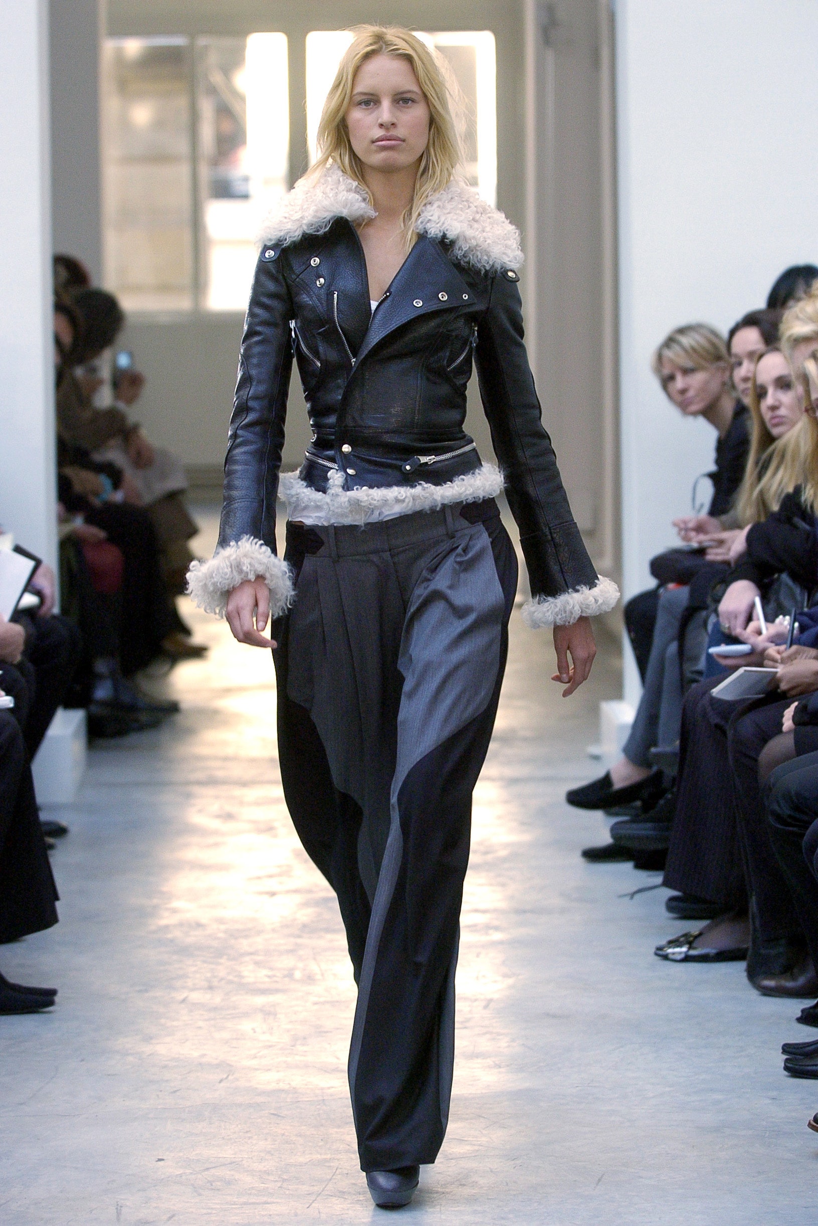 Balenciaga F/W 04 Look 77