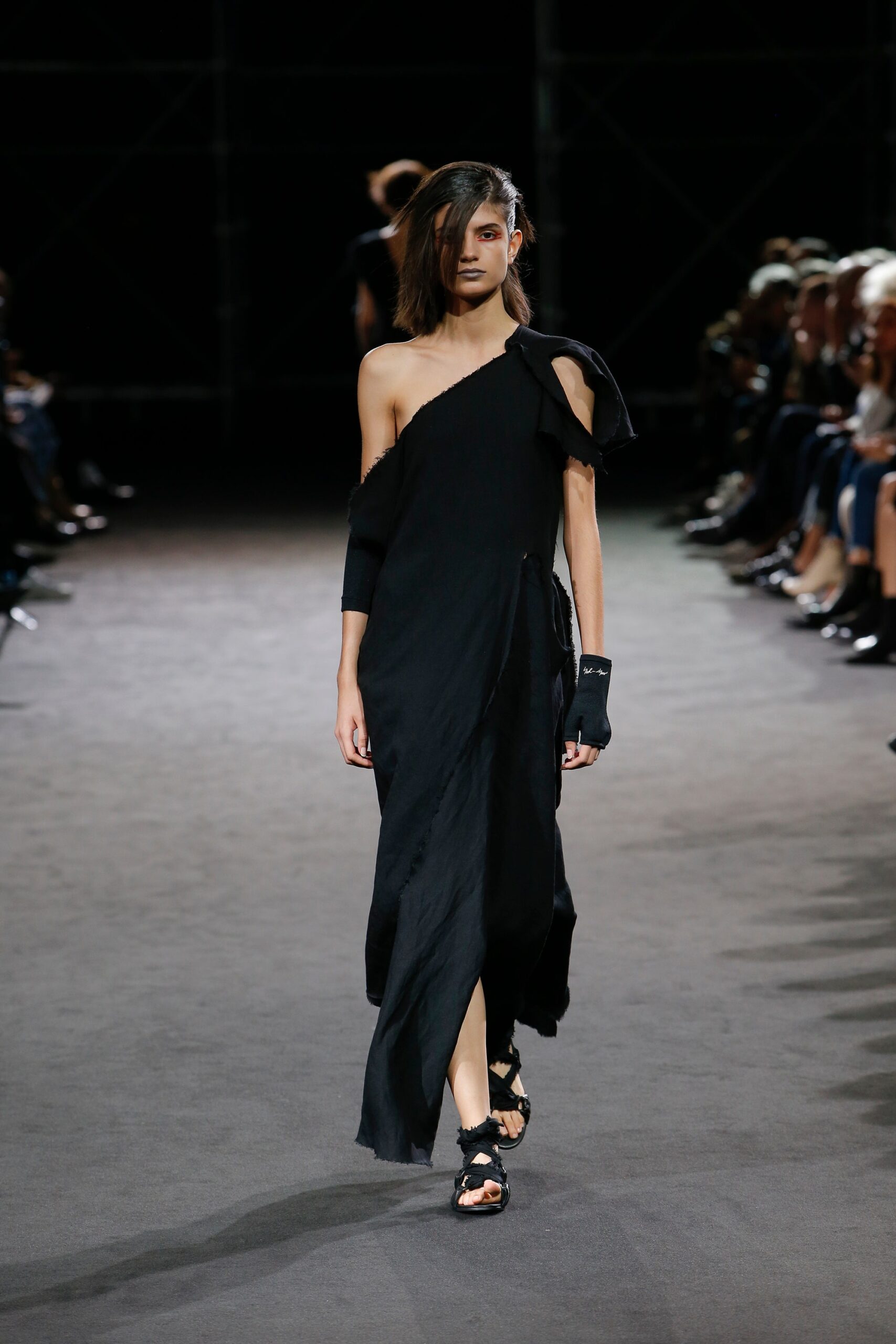 Yohji Yamamoto S/S 19 Look 10