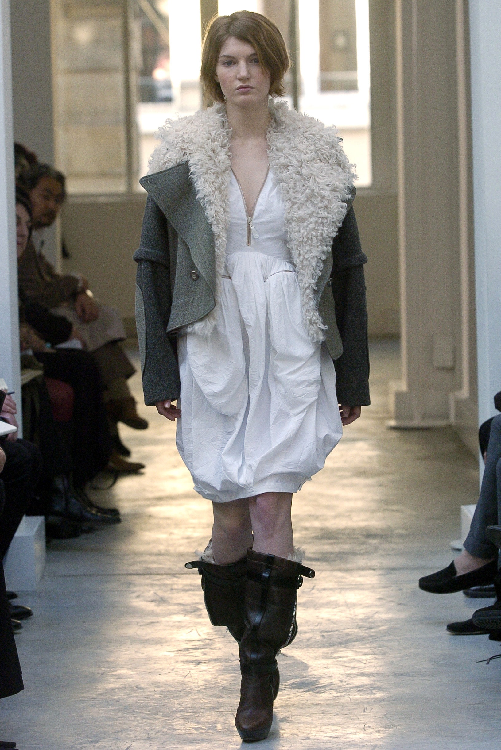 Balenciaga F/W 04 Look 111