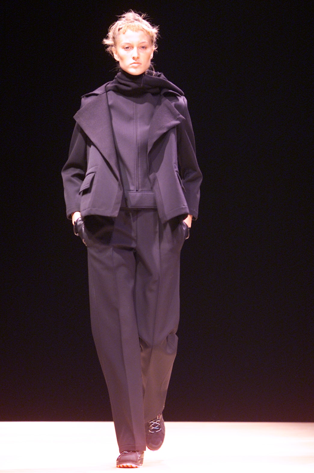 Yohji Yamamoto F/W 01 Look 16