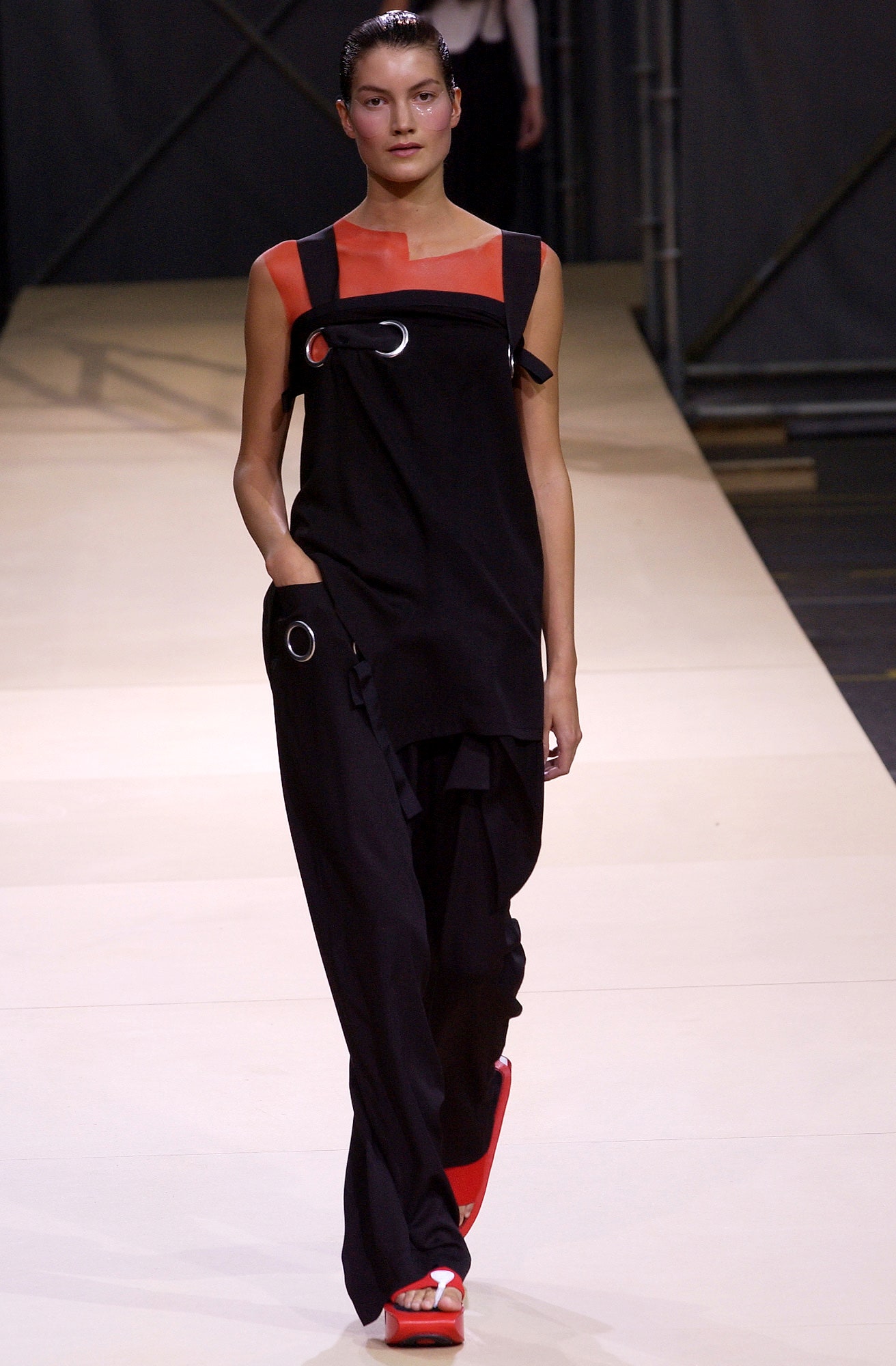 Yohji Yamamoto S/S 04 Look 19