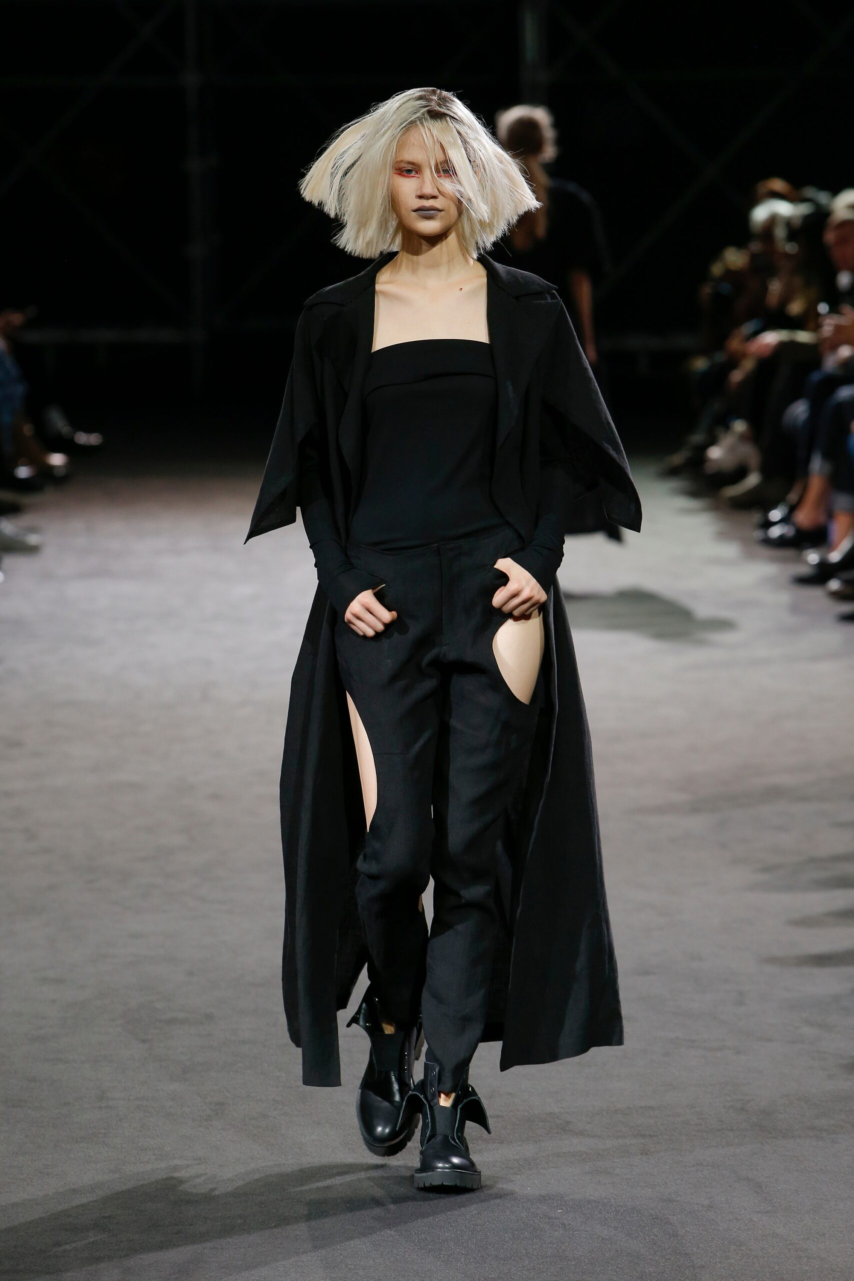 Yohji Yamamoto S/S 19 Look 19