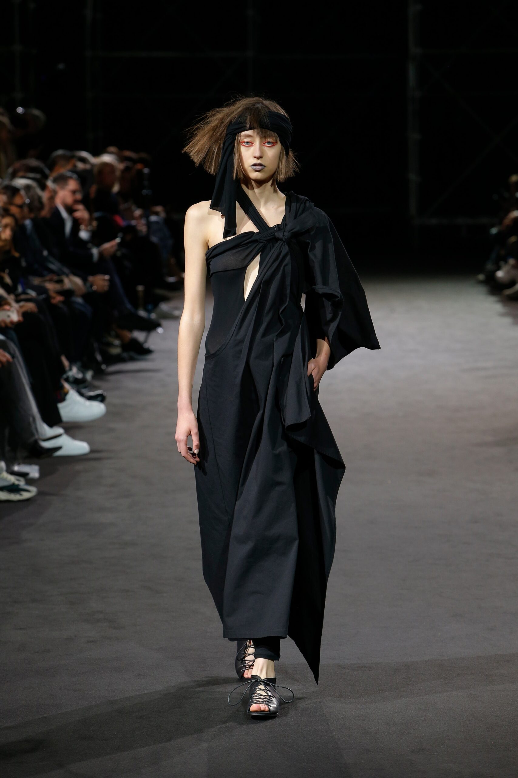 Yohji Yamamoto S/S 19 Look 21
