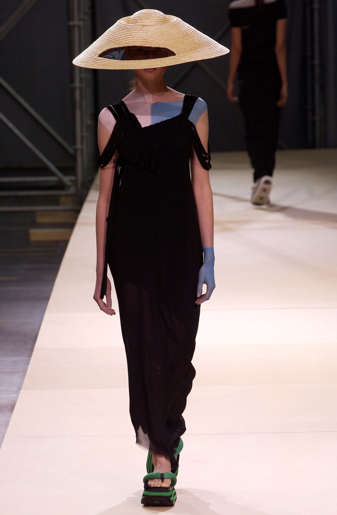 Yohji Yamamoto S/S 04 Look 23