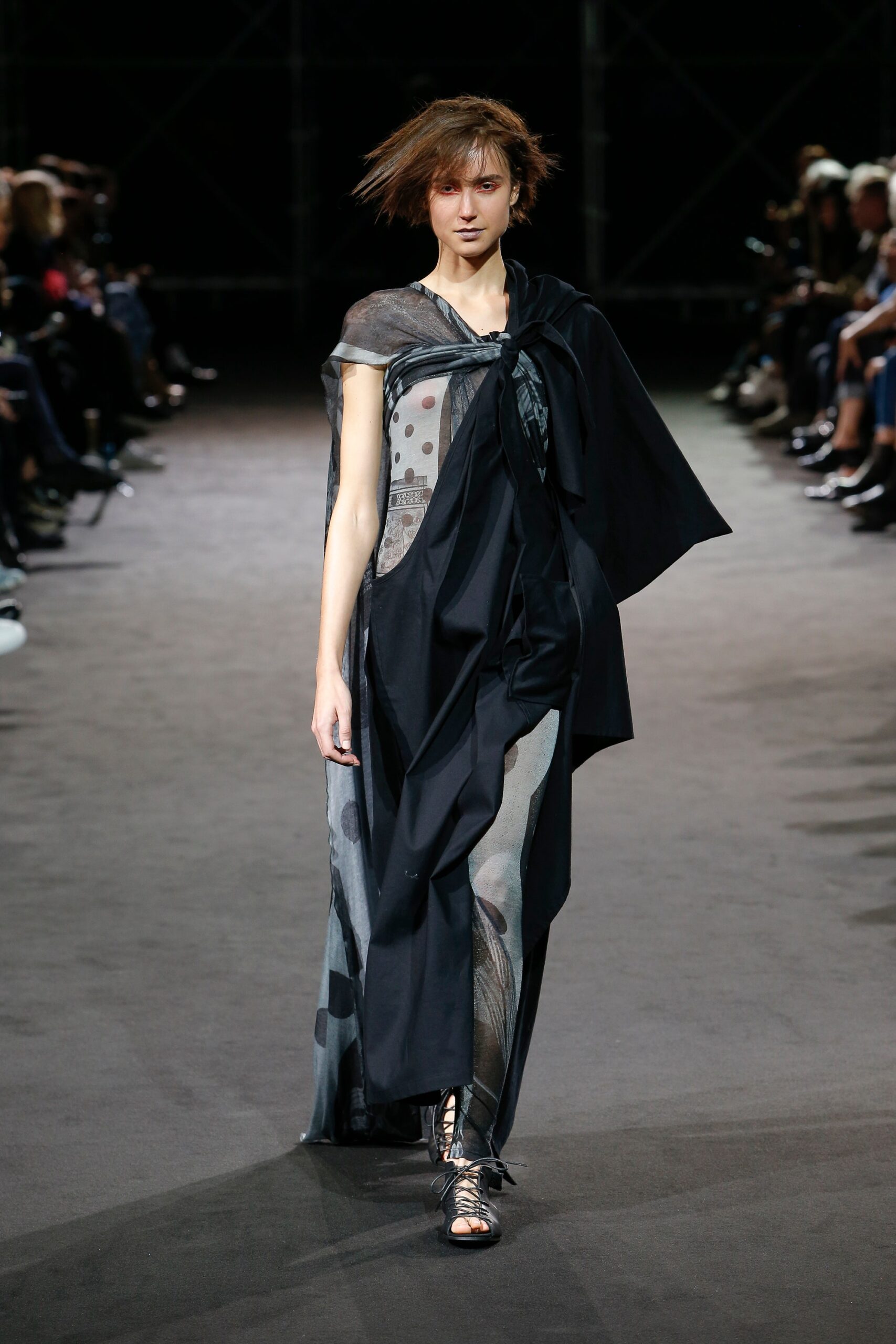 Yohji Yamamoto S/S 19 Look 24