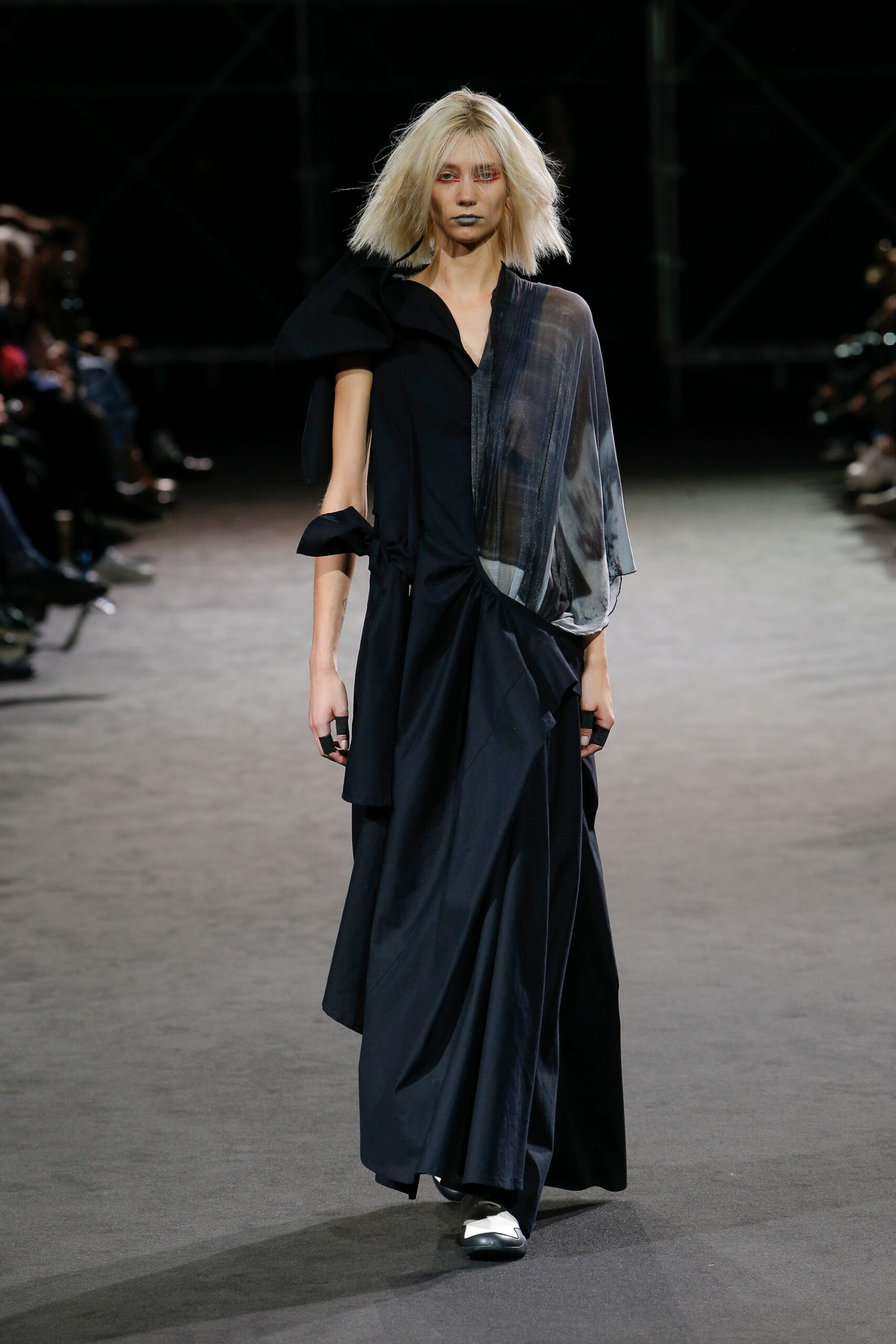 Yohji Yamamoto S/S 19 Look 26