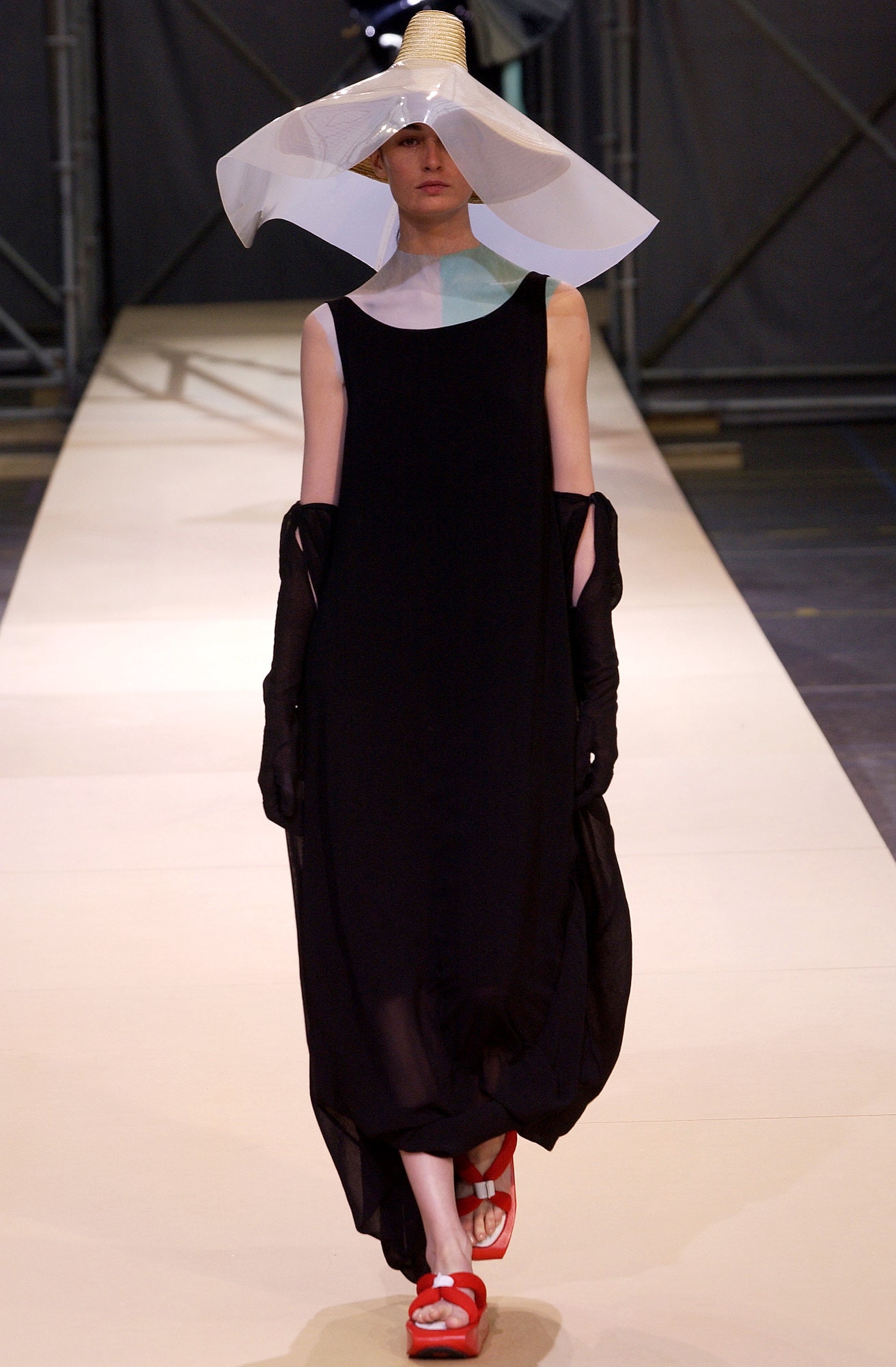Yohji Yamamoto S/S 04 Look 36