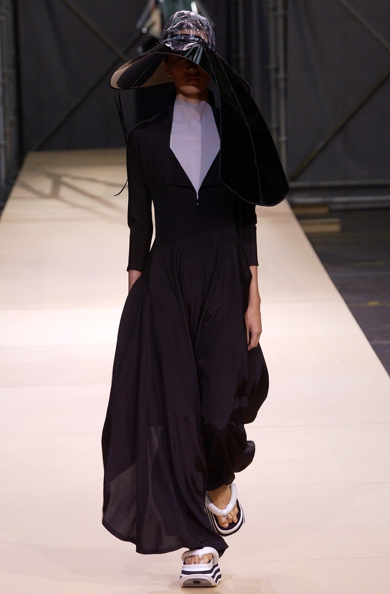Yohji Yamamoto S/S 04 Look 38