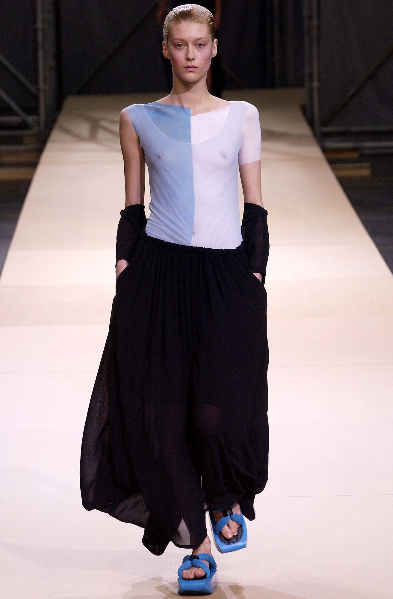 Yohji Yamamoto S/S 04 Look 39