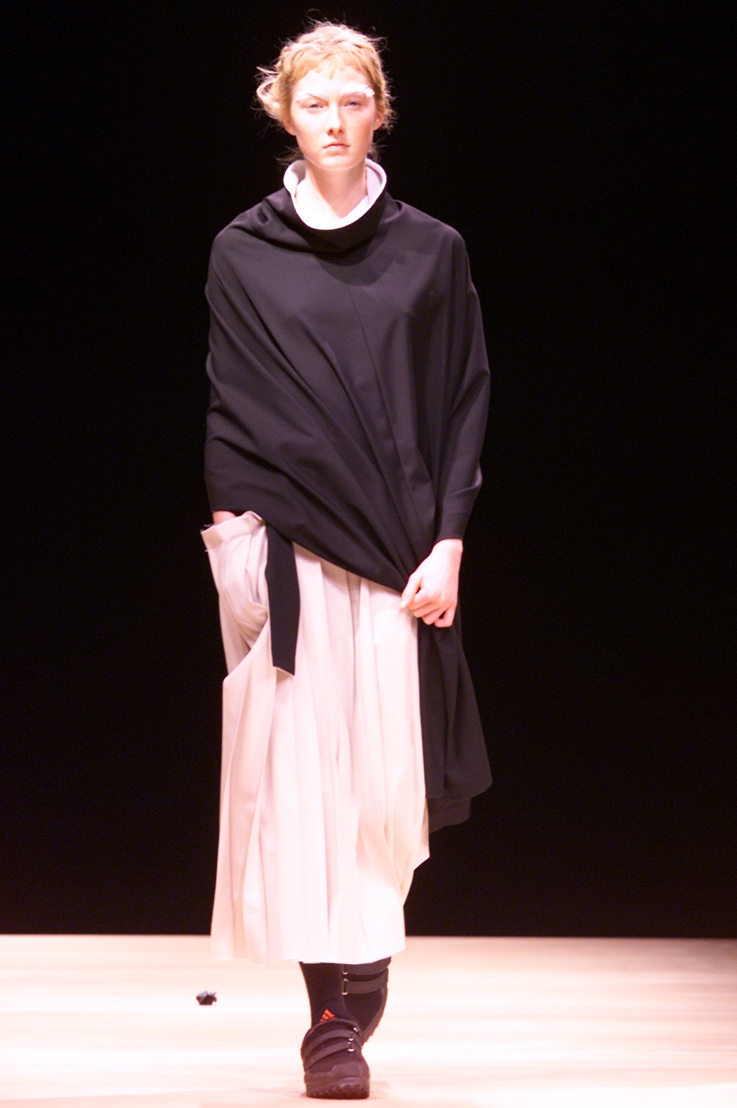 Yohji Yamamoto F/W 01 Look 43