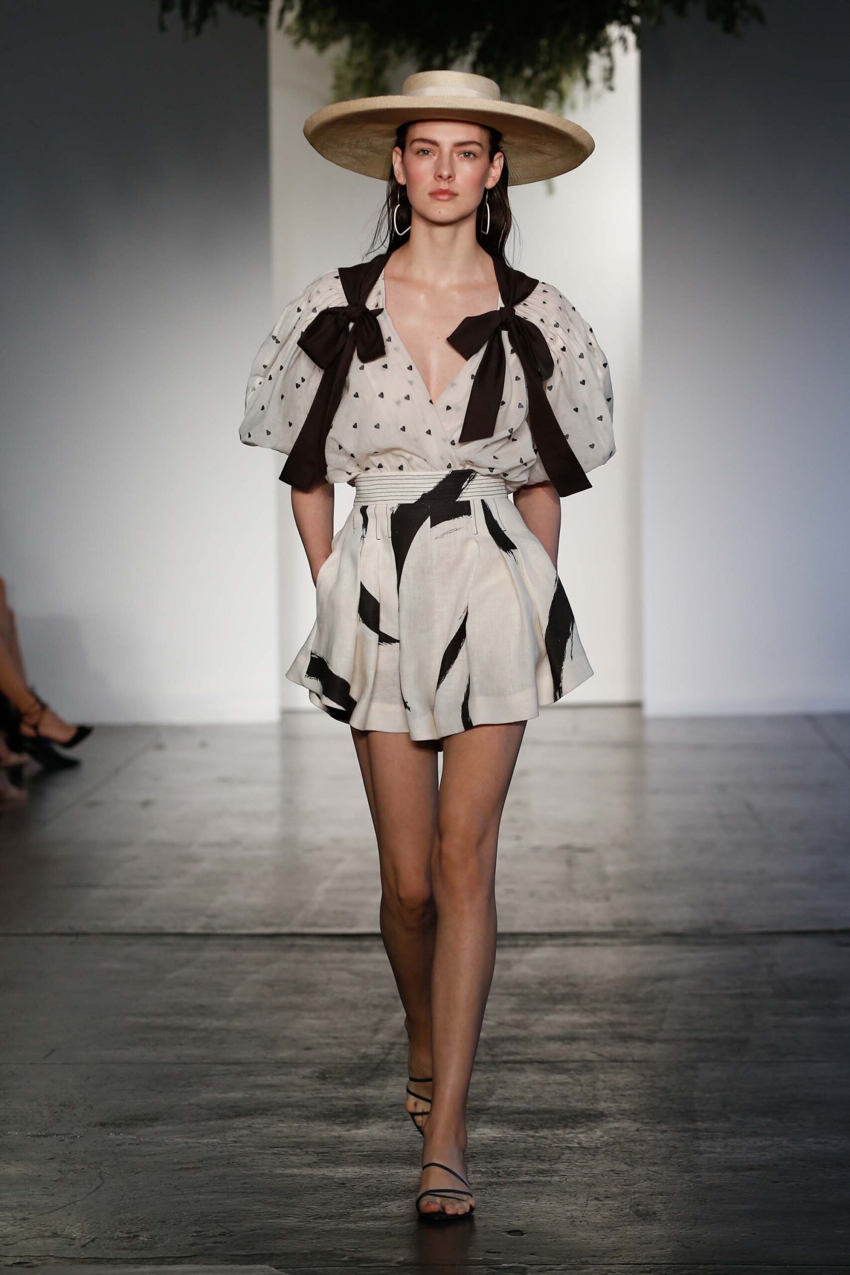 Zimmermann Resort 18 Look 5