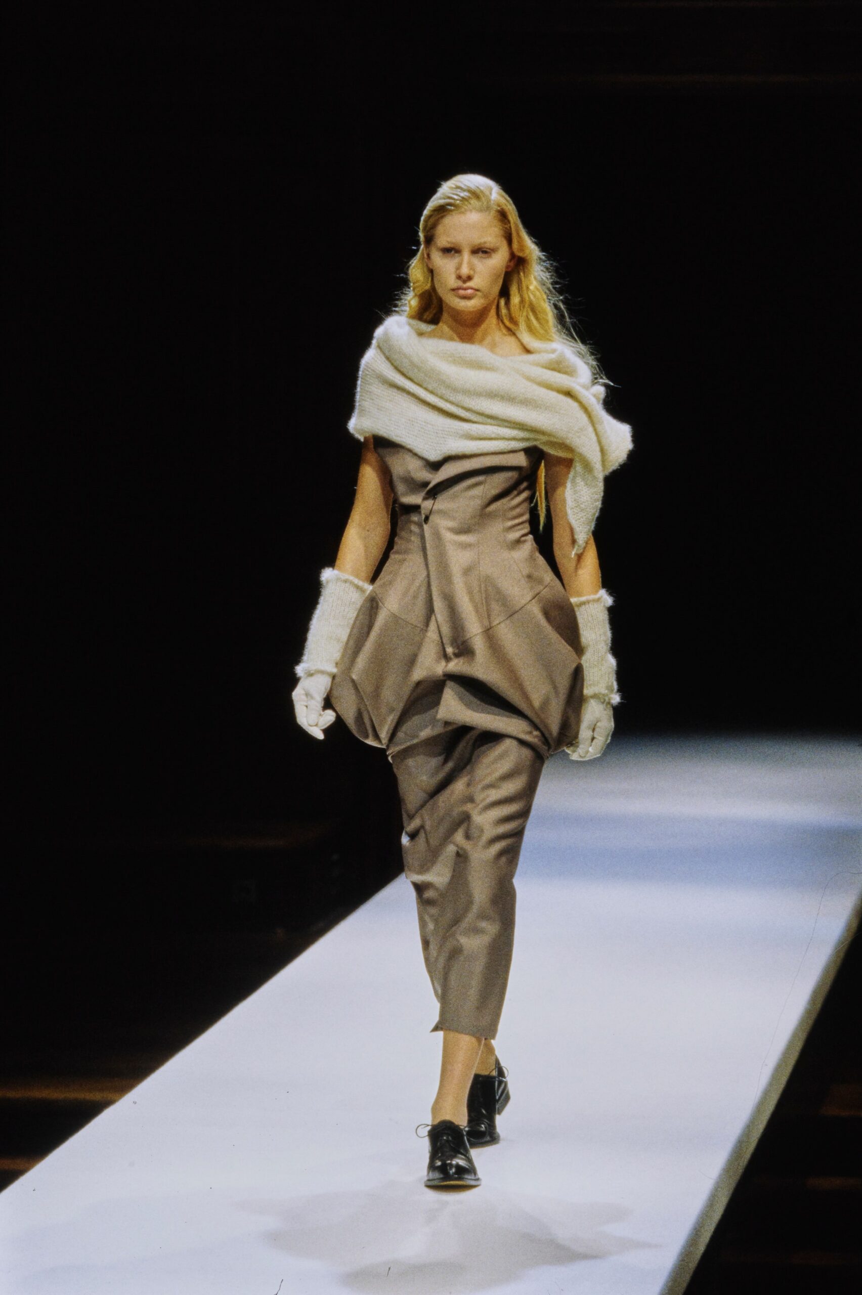 Yohji Yamamoto F/W 98 Look 54