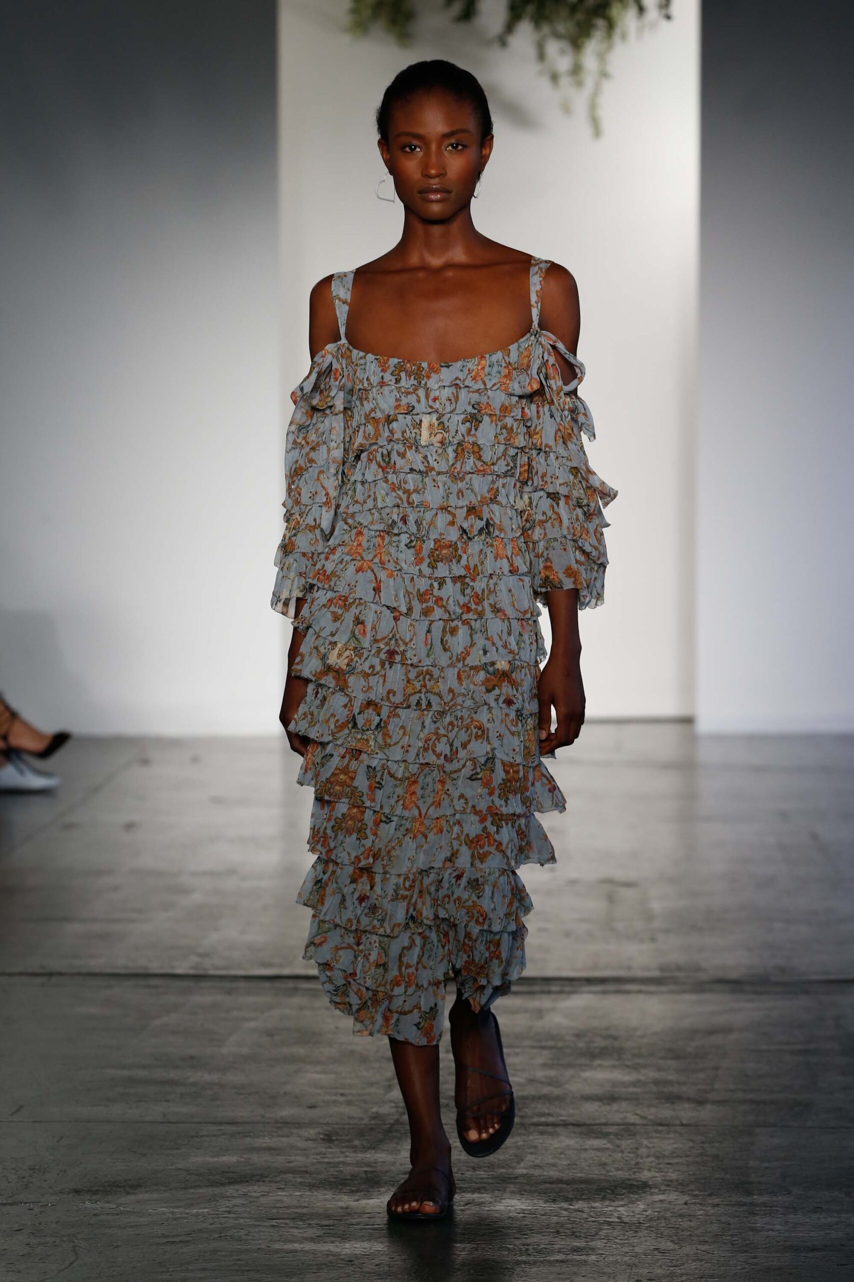 Zimmermann Resort 18 Look 10