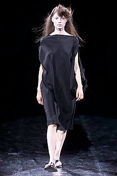 Yohji Yamamoto S/S 01 Look 10