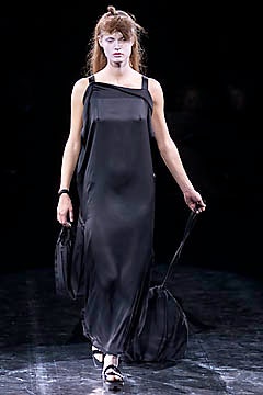 Yohji Yamamoto S/S 01 Look 18