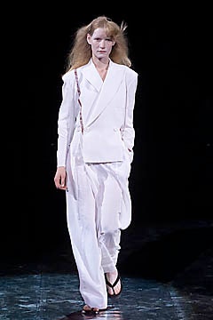 Yohji Yamamoto S/S 01 Look 19