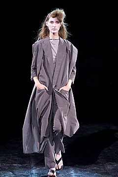 Yohji Yamamoto S/S 01 Look 21