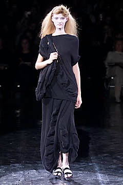 Yohji Yamamoto S/S 01 Look 25