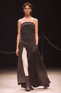 Yohji Yamamoto S/S 02 Look 1