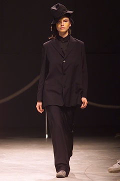 Yohji Yamamoto S/S 02 Look 19