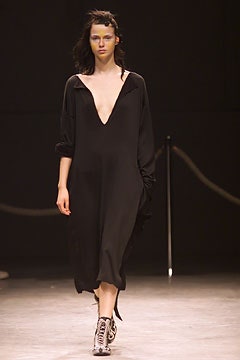 Yohji Yamamoto S/S 02 Look 23