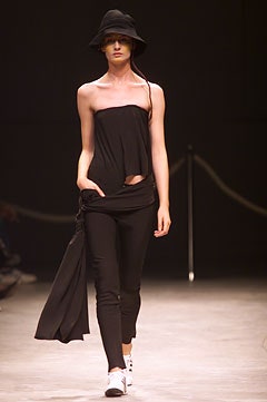 Yohji Yamamoto S/S 02 Look 24
