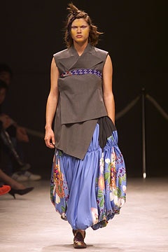 Yohji Yamamoto S/S 02 Look 29