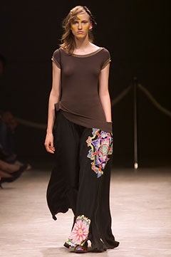 Yohji Yamamoto S/S 02 Look 33
