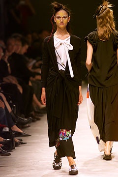 Yohji Yamamoto S/S 02 Look 35