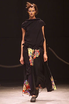 Yohji Yamamoto S/S 02 Look 37