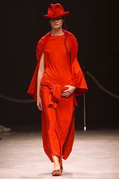 Yohji Yamamoto S/S 02 Look 38