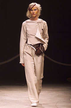 Yohji Yamamoto S/S 02 Look 41