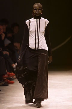 Yohji Yamamoto S/S 02 Look 47