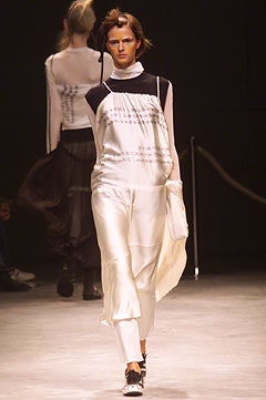 Yohji Yamamoto S/S 02 Look 52