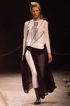 Yohji Yamamoto S/S 02 Look 53