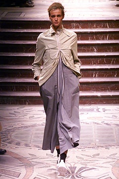 Yohji Yamamoto F/W 02 Look 37