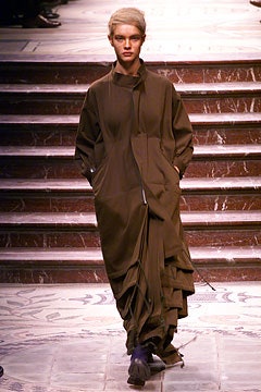 Yohji Yamamoto F/W 02 Look 54