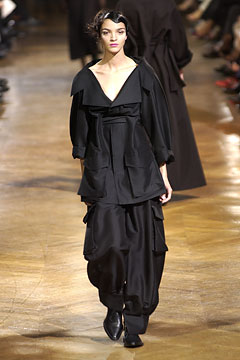 Yohji Yamamoto S/S 03 Look 25