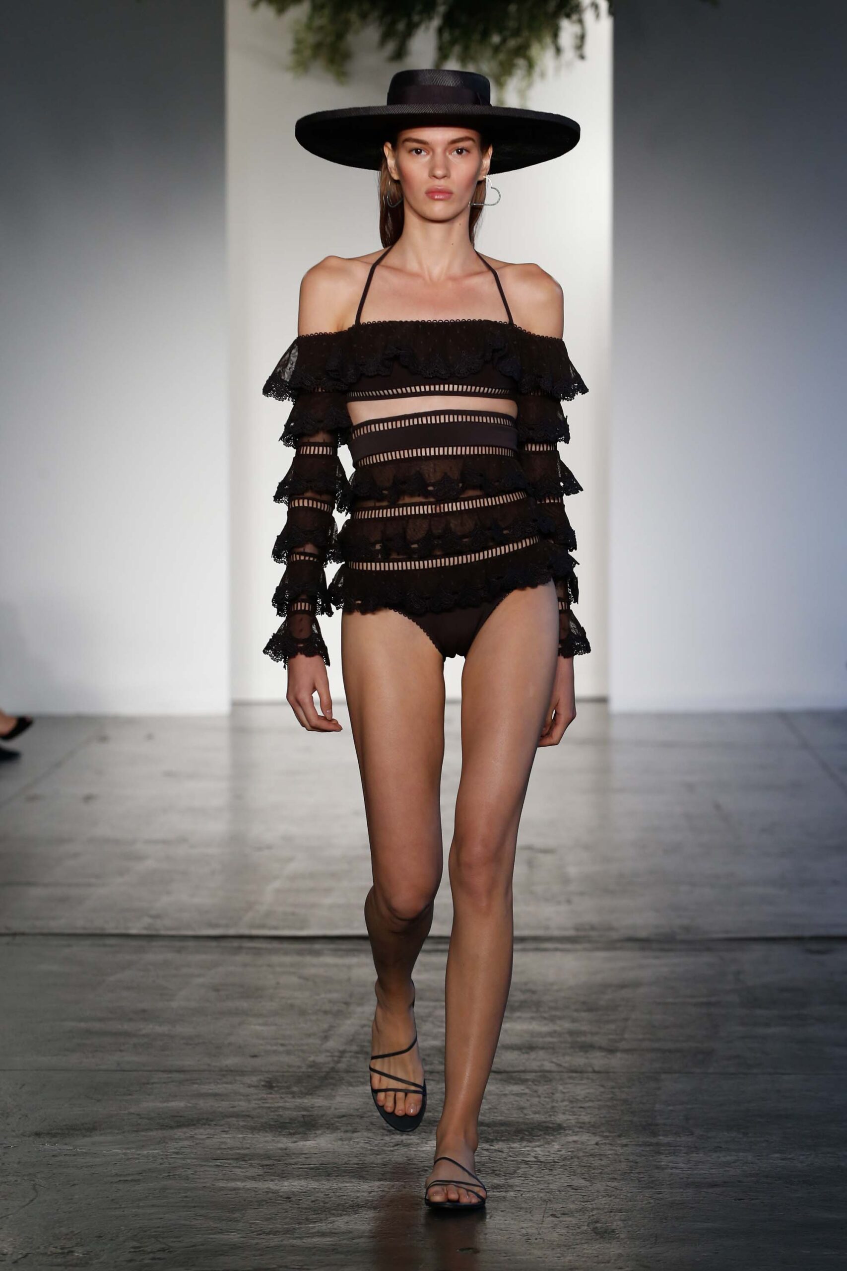 Zimmermann Resort 18 Look 11