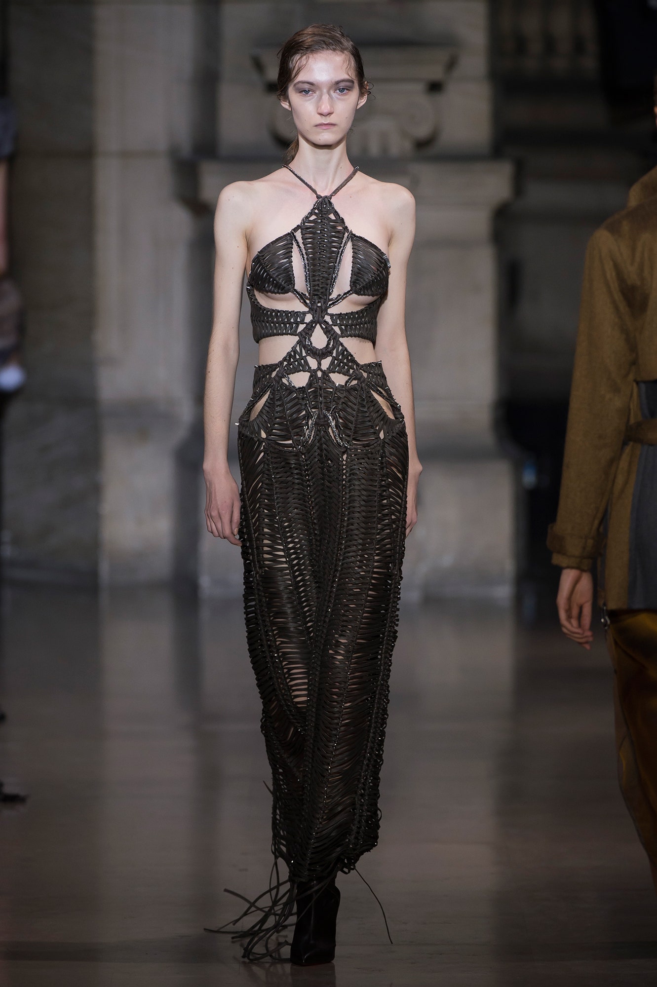 Yiqing Yin S/S 16 Couture Look 13