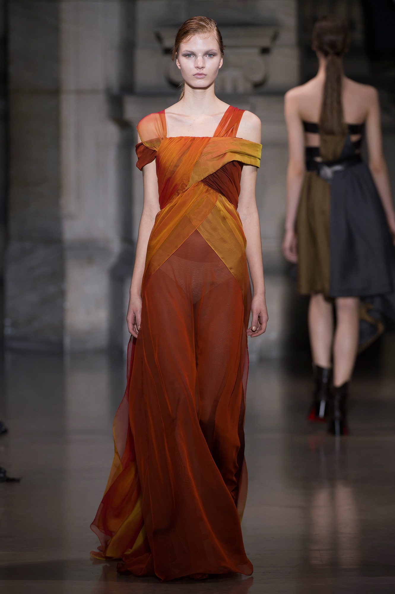 Yiqing Yin S/S 16 Couture Look 15