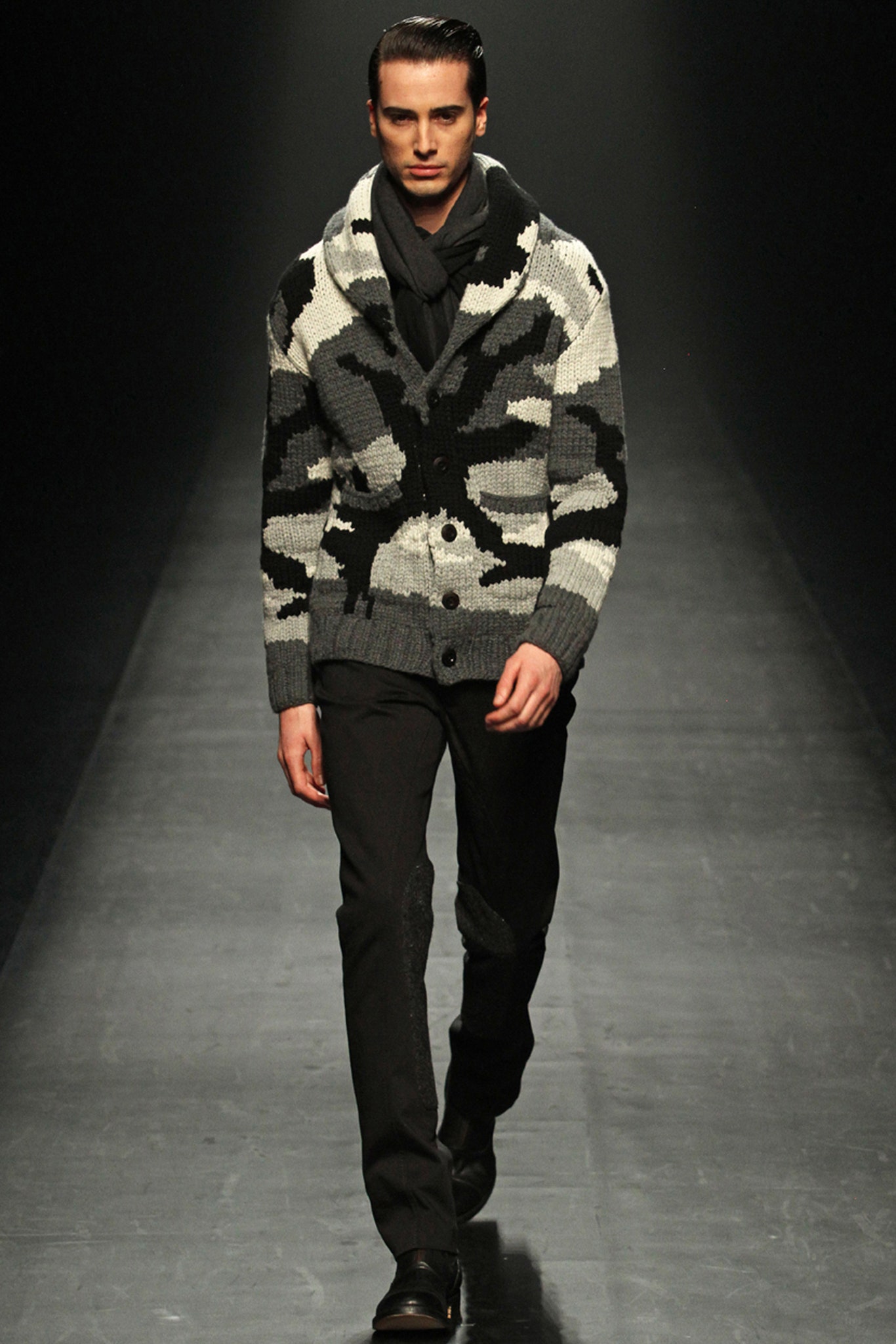1 Piu 1 Uguale 3 F/W 13 Look 18